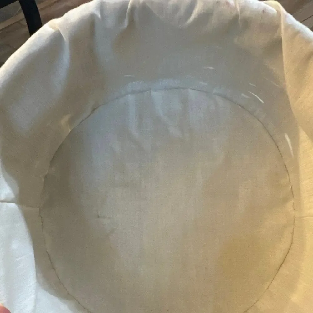 Longaberger Round Basket 10”with leather handles lace trim liner 1990 signed.